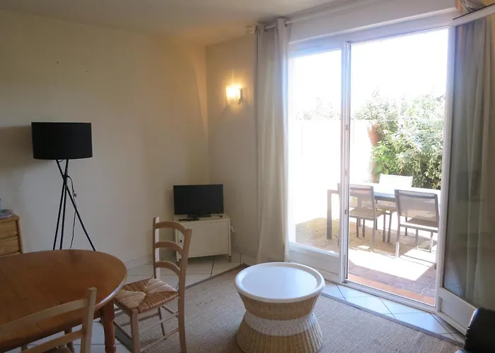 شقة Recent Proche De La *